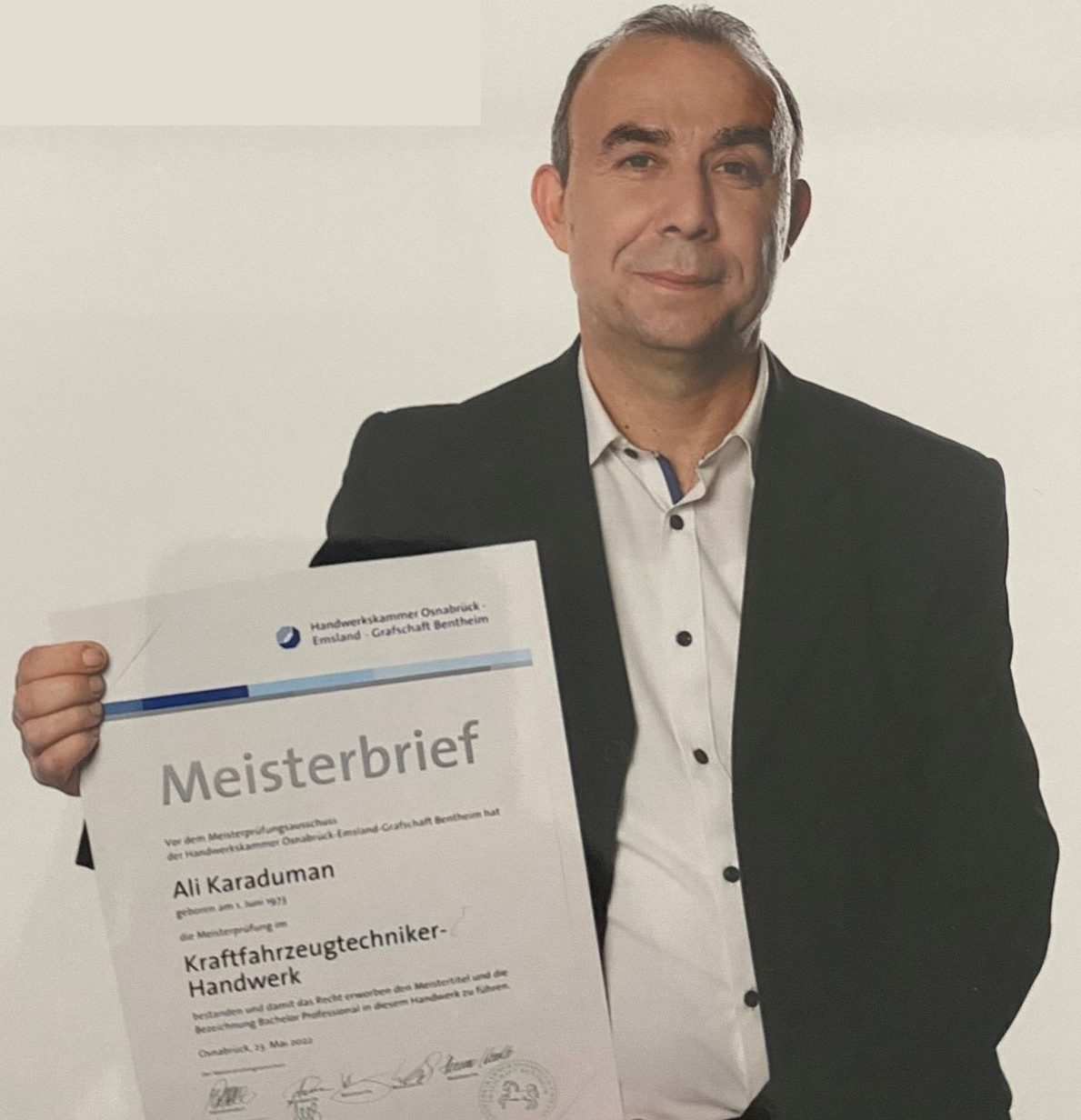 Ali Karaduman, KFZ-Meister, in seiner Werkstatt in Bad Bentheim